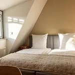 Stadtvilla Schillerblick Apartment *